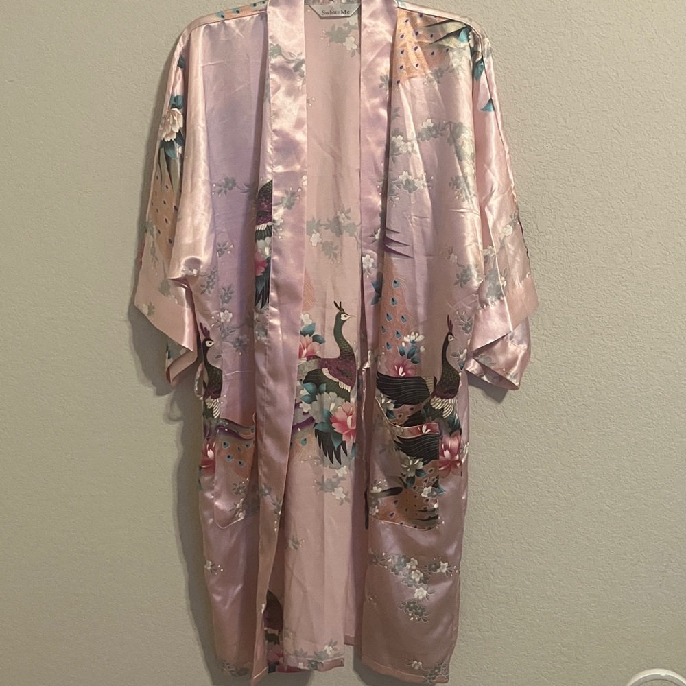 Swhite Me Silky Oriental Kimono Robe